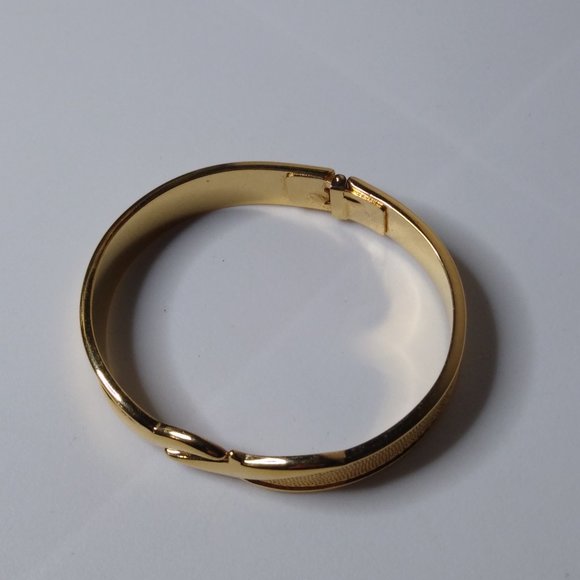 Vintage Monet Metal Hinged Bracelet - Picture 13 of 16